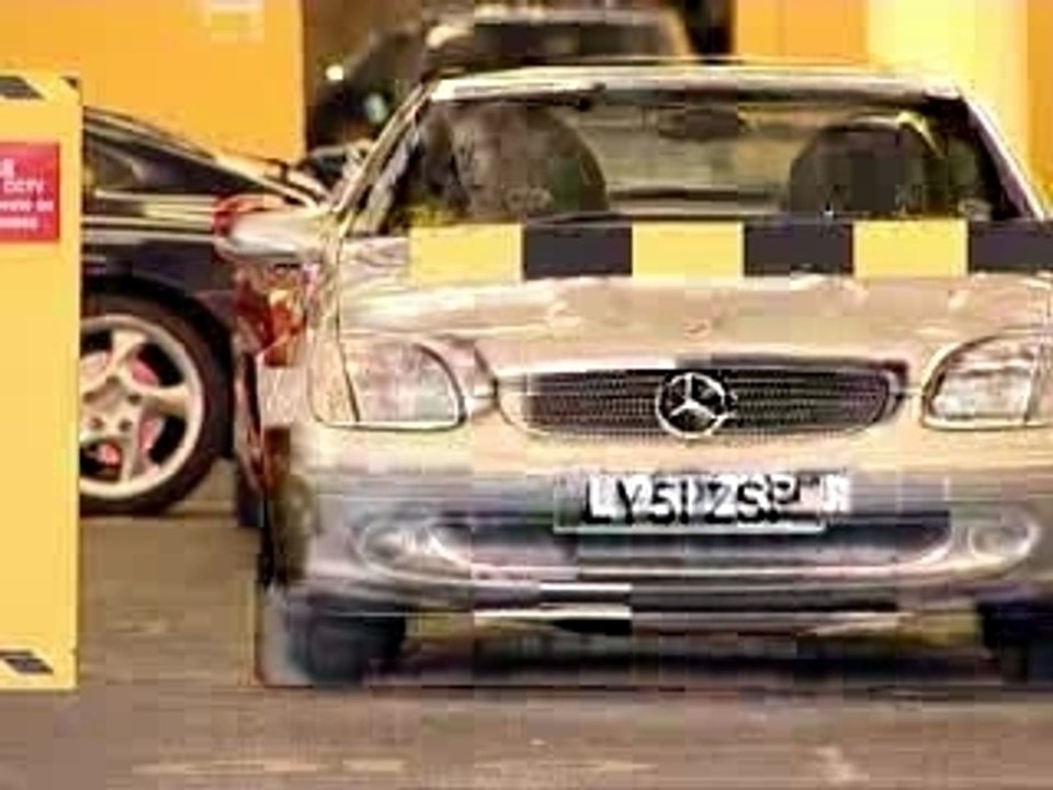 (Funny clip) Humour Ferrari (Pub)