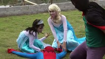 BABY Spiderman and Frozen Elsa Don't WEAR CLOTHES Black Spiderman steal PART4