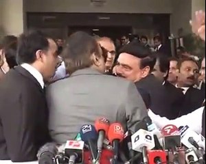 Full Video Of Khurram Nawaz Gandapur and Naeem ul haq fight