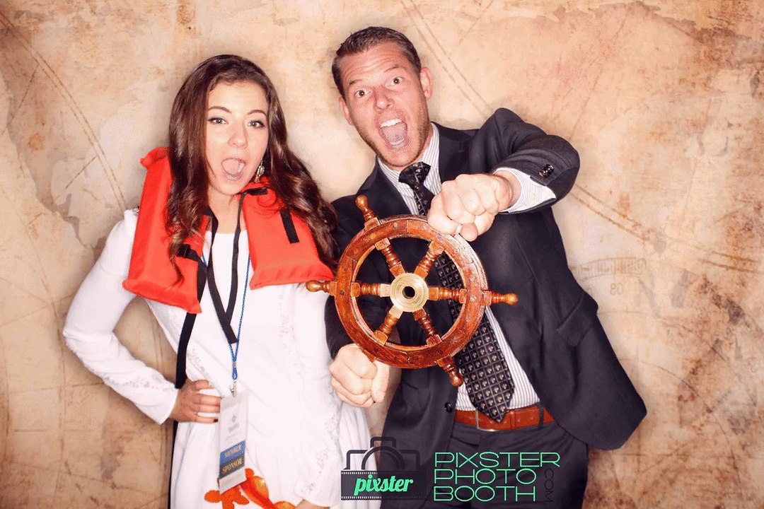 New Los Angeles Photo Booth with GIF enabled Photos