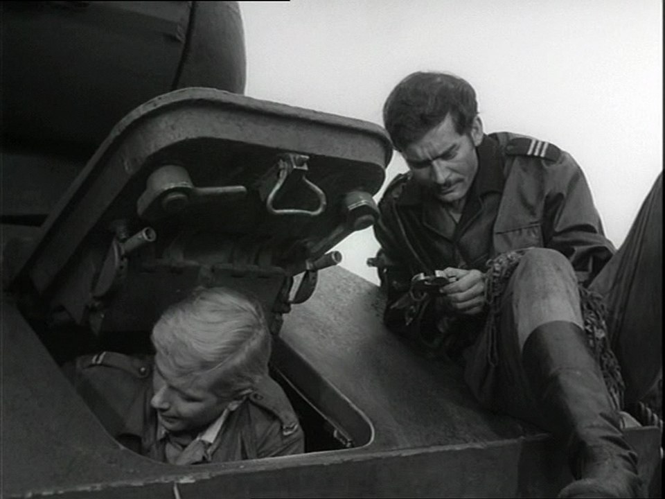 Четыре танкиста и собака. 4 серия (Собачий коготь) Видео