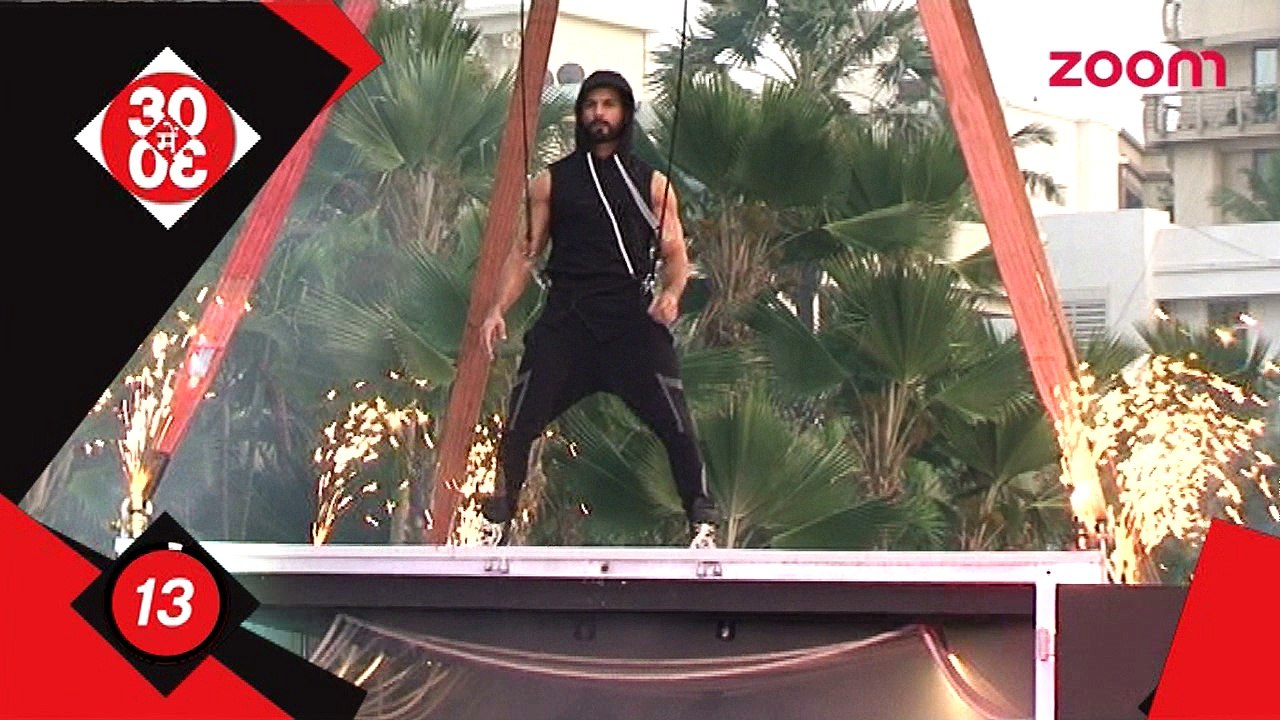 Priyanka Gives  Baywatch Poster A Sexy Halloween Twist, Shahid Kapoor Talks About His Fashion Label