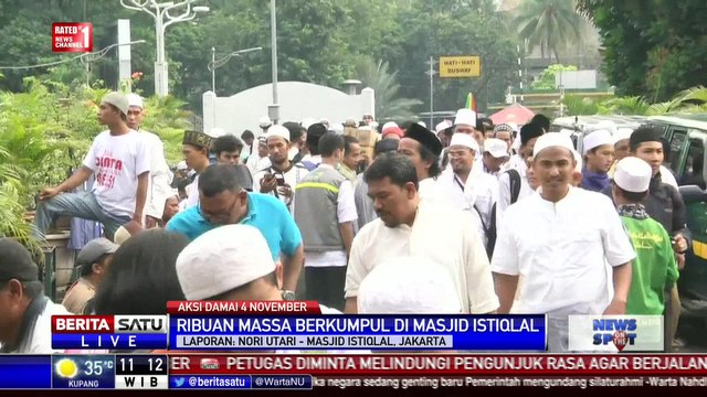 Sebelum Aksi Damai, Sebagian Massa Salat Jumat di Istiqlal