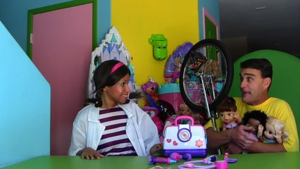 Doc McStuffins Doctor’s Bag Set with Baby Alive ! _ Disney Toy Review _ Konas2002-93XSCVvkkXc