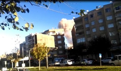 Diyarbakır'da Patlama- Patlamanın Hemen Ardından Çekilen Görüntüler