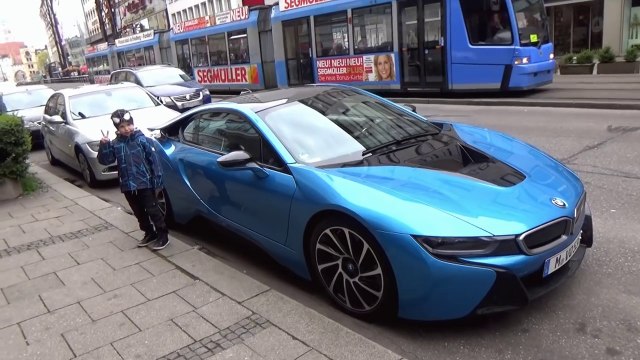 Мюнхен Дойче Мьюзиум Катя снимает Макса на камеру Мистер Макс & Мисс Катя (новый выпуск 05.11.2016)