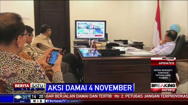 JK Pantau Situasi Demo di Televisi Ruang Kerjanya