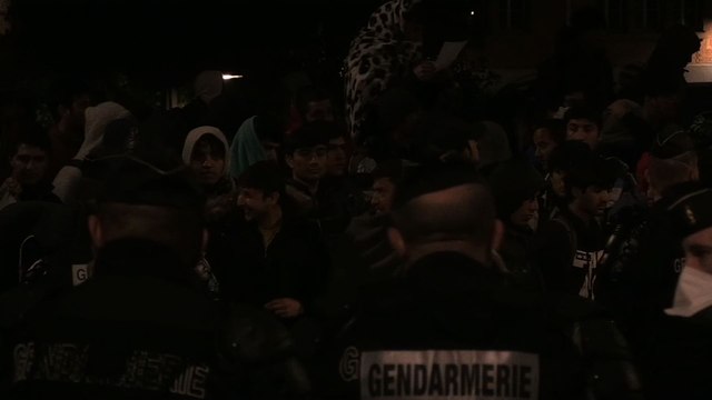 Paris: Evacuation d'un campement de 3.000 migrants