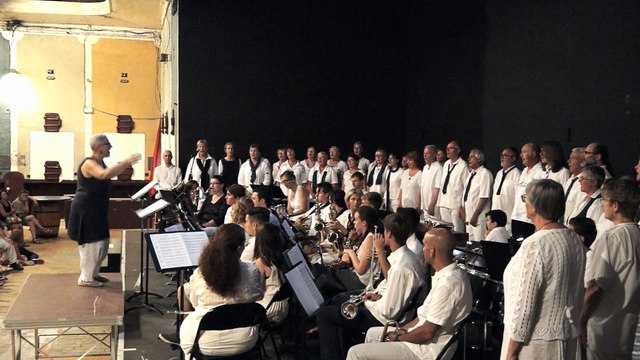 Belle de Notre dame de Paris par l'école de Musique de Mèze