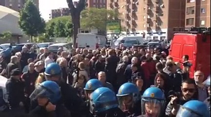 MATTEO SALVINI CONTESTATO E INSULTATO A ROMA!!!
