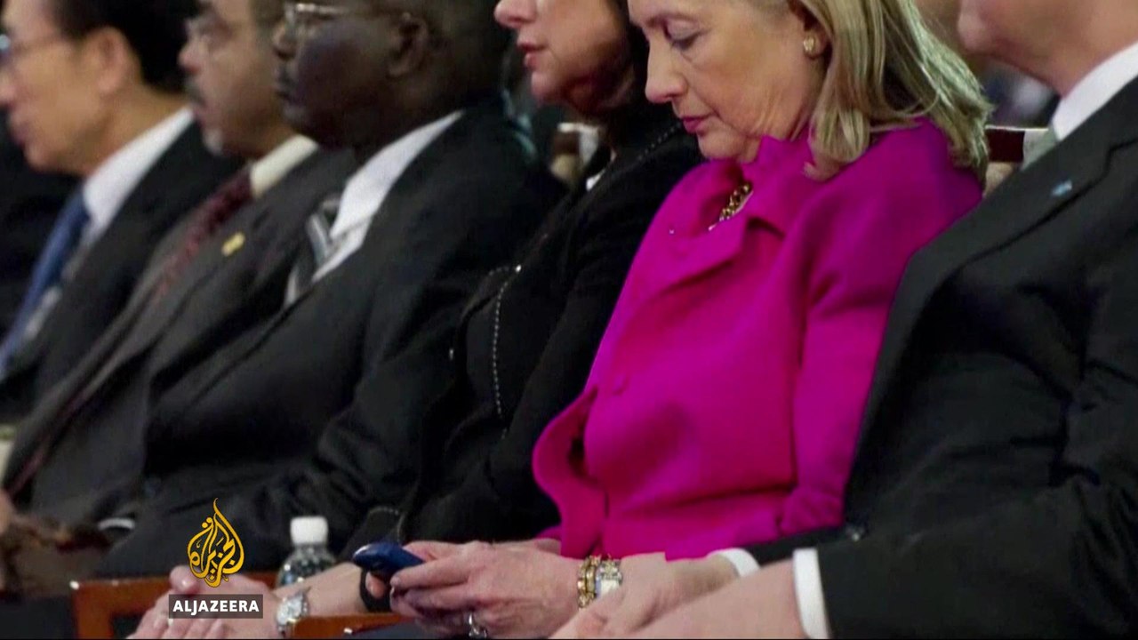 US election 2016: Clinton emails refuse to go away