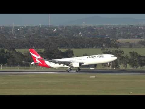 Qantas Plane With New Logo Makes Debut Landing at Melbourne Airport