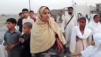 Woman of Islamabad Bashing Nawaz Sharif