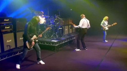 Status Quo Live - Is There A Better Way(Rossi,Lancaster) - Wembley 17-3 2013