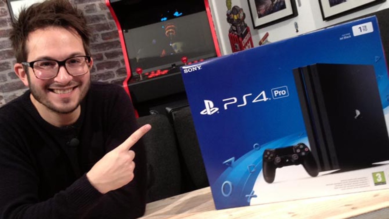 PS4 Pro vs PS4 Standard : Notre Unboxing de la nouvelle console de Sony