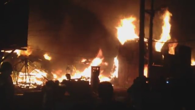 Fuerte incendio deja cientos de damnificados en comunidad amazónica asentada en Lima