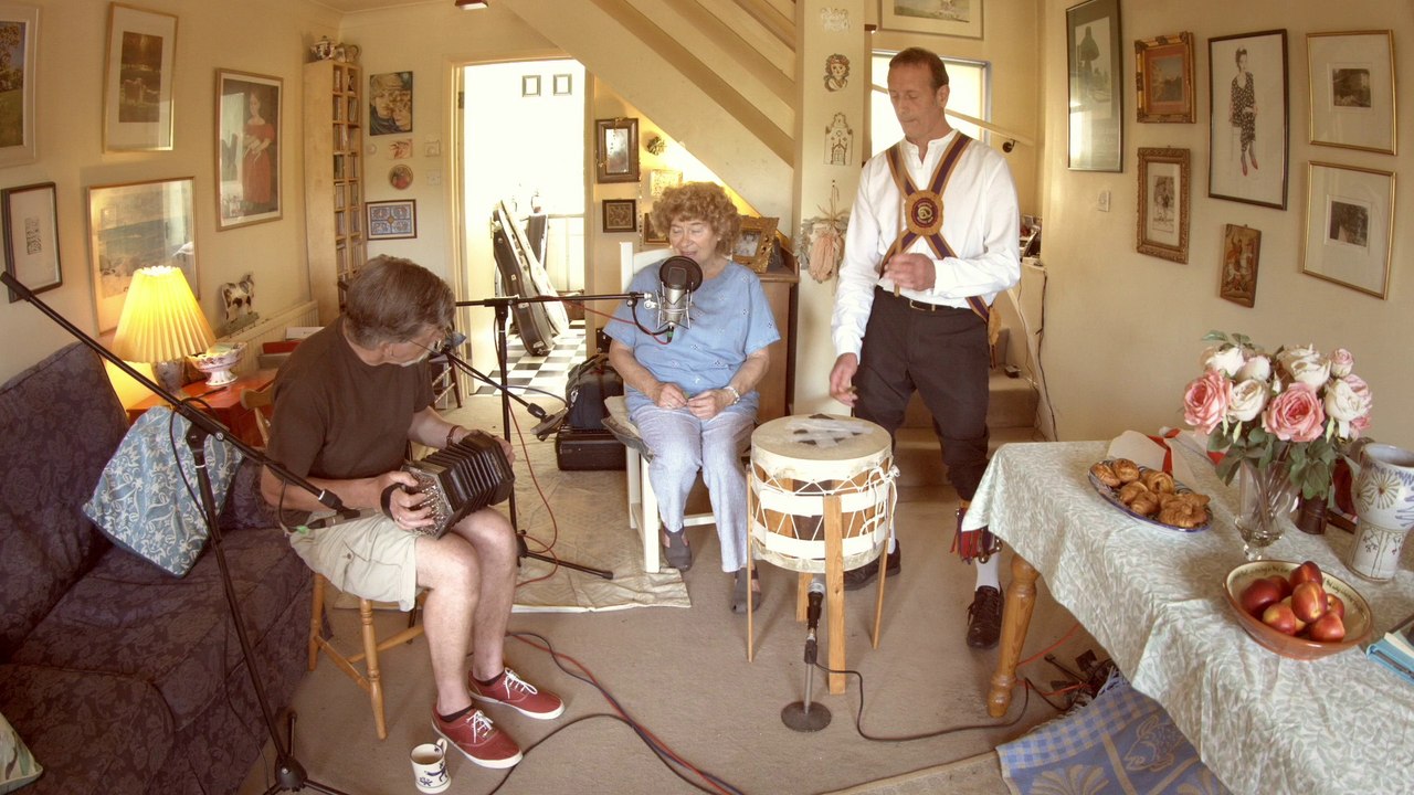 Shirley Collins - May Carol / Southover (Live)