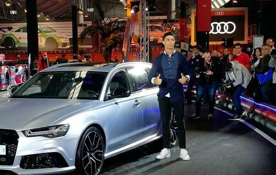 Les joueurs du Real Madrid reçoivent leurs nouveaux bolides !