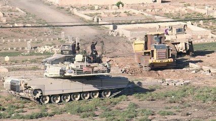 Elite Iraq forces punch into Mosul, face tough resistance