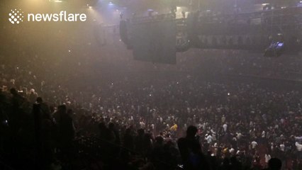 Kanye stops concert mid-song