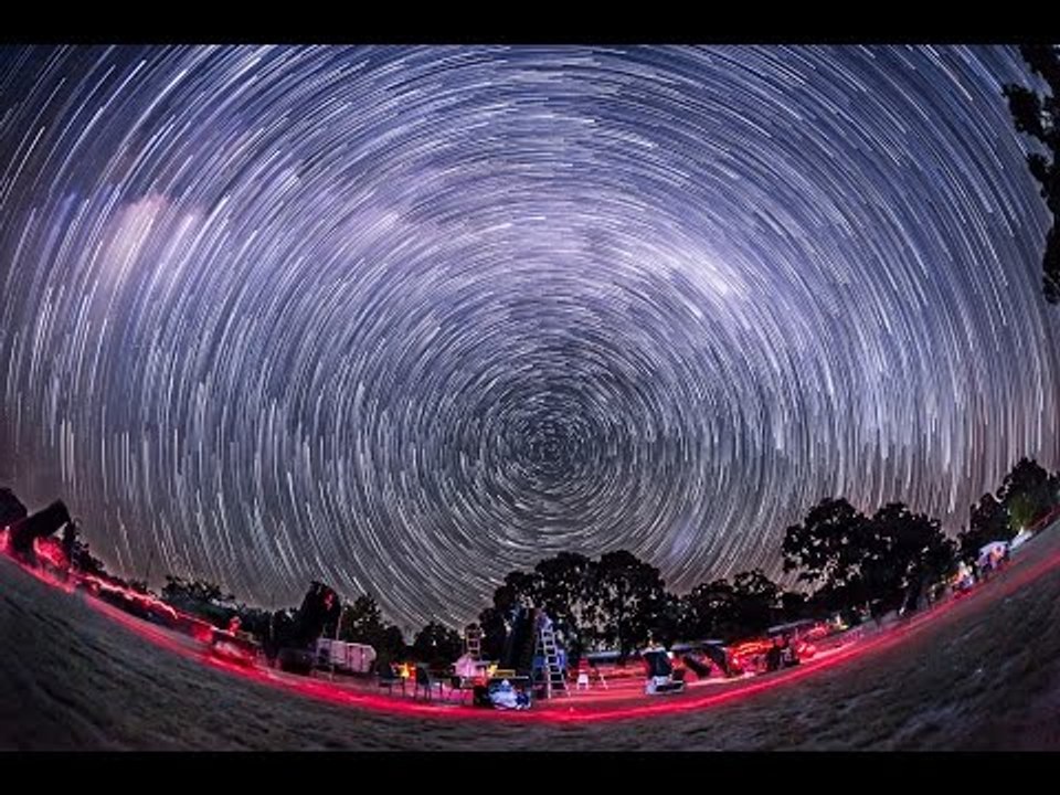 Photographer Captures Time-Lapse Showing Motion of the Southern Hemisphere Sky
