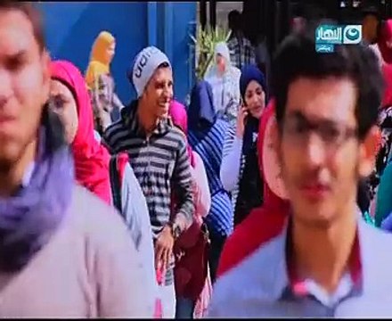 بالفيديو.. الدسوقى رشدى يجرى حوار مع جابر نصار وسط طلاب جامعة القاهرة