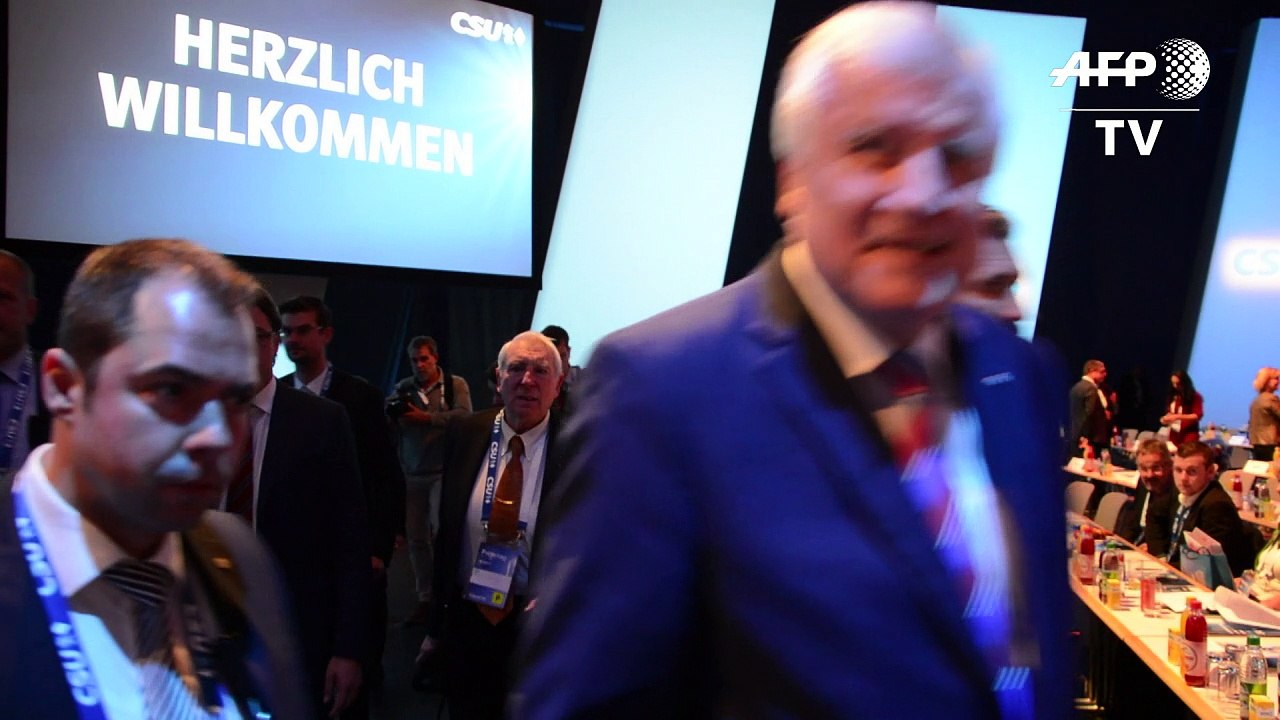 Seehofer unterlässt weitere Angriffe auf Merkel