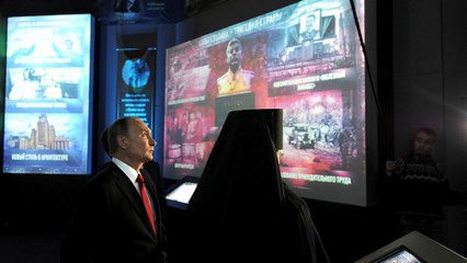 В Москве в День народного единства открыли памятник Владимиру