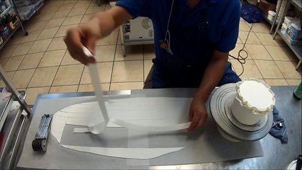 How to make Ruffles on 2 tiers wedding cake