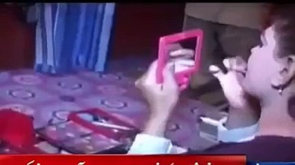 Imran Khan k Jalson main Jany Wali Larkiyn Kesi Hoti Hain