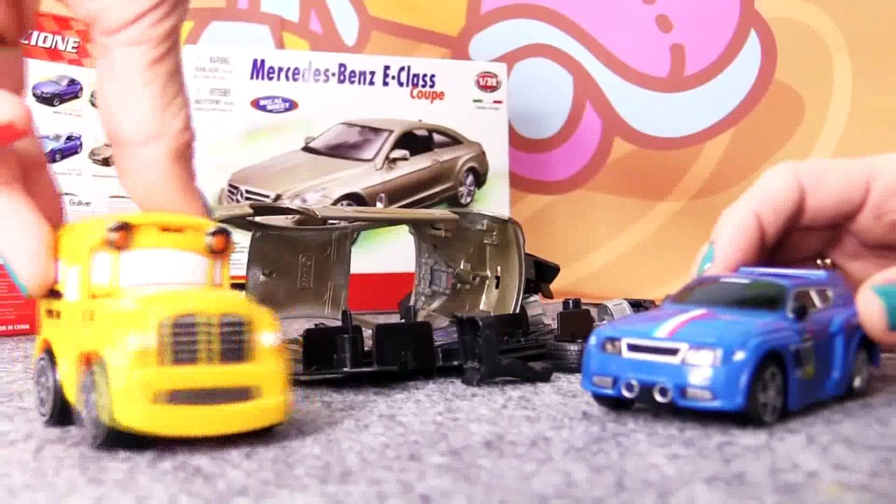 Çizgi Film - Spedy ve Busy Alman araba fuarında Mercedes Benz E class ile