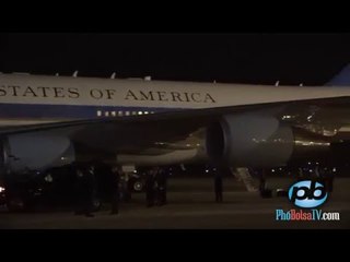 Phi cơ Air Force One và Tổng thống Obama đến phi trường Nội Bài