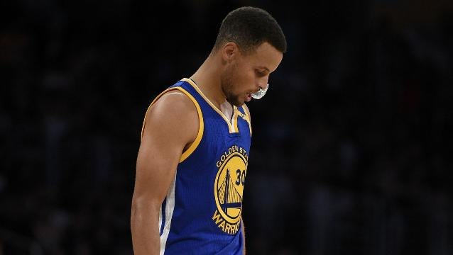 Curry's record three-point streak ends in Lakers rout