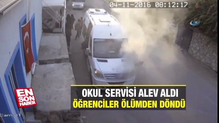 Öğrenci servisi seyir halindeyken alev aldı