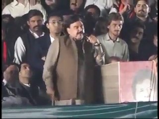 Скачать видео: Watch Sheikh Rasheed's taunt to Bilawal for kissing Maulana Fazal ur Rehman