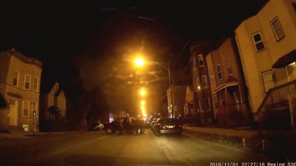 Il percute accidentellement une voiture de police de Chicago et se fait arreter