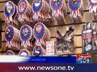 Clinton leads Trump by five points, swing states tighten