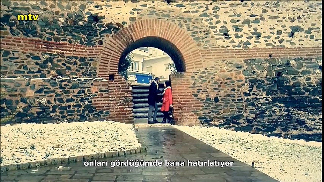 Ζαφείρης Μελάς - Τα μαύρα ματιά σου ( Στα Ελληνικά και στα Τουρκικά) Video Clip