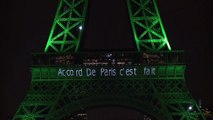 إضاءة برج ايفل بالأخضر مع دخول اتفاق المناخ حيز التنفيذ