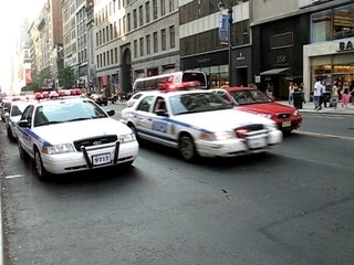 NYPD à la file indienne ^^