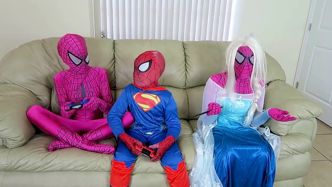Joker Loses His Face Spiderman vs Joker vs Venom vs Frozen Elsa Wubble Bubble Fun Superheroes