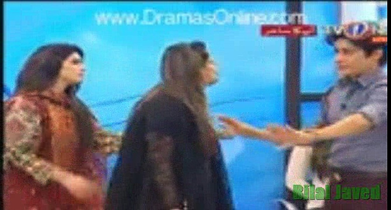 Live MAi Mai Pakistani Adakaro K Darmiyan Shadid Larai Ho GAi