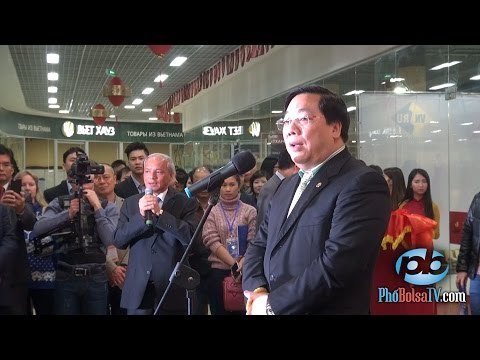 Đại sứ Việt Nam Nguyễn Thanh Sơn khai mạc Hội chợ bán hàng Việt tại Nga