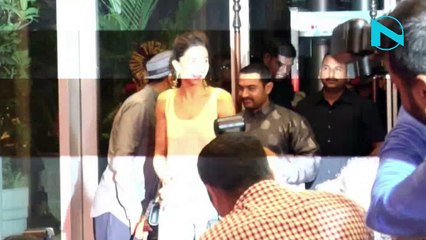 Deepika- Ranveer spotted kissing in public!