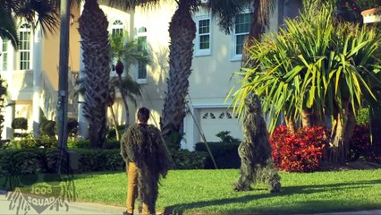 GHILLIE SUIT DING DONG DITCH!!! HALLOWEEN PRANK EDITION!!