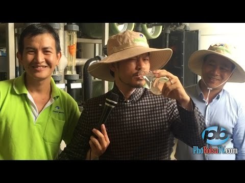 Vua Áo Dài đã uống nước lọc từ rác như thế nào?