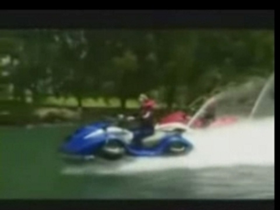 A Voir absolument incroyable 4x4 amphibie Waverunner