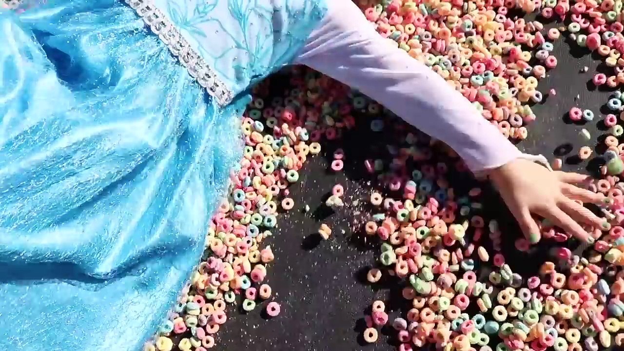 Bad Baby Elsa vs Rhino & Frozen Olaf Real Life Superhero Movie