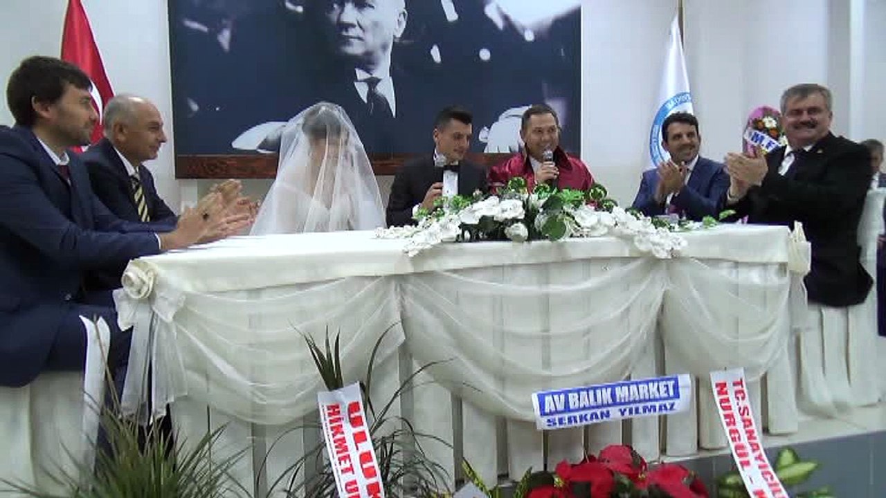 MEHMET EREN BOYRAZ, MERVE DEMİR İLE DÜNYA EVİNE GİRDİ