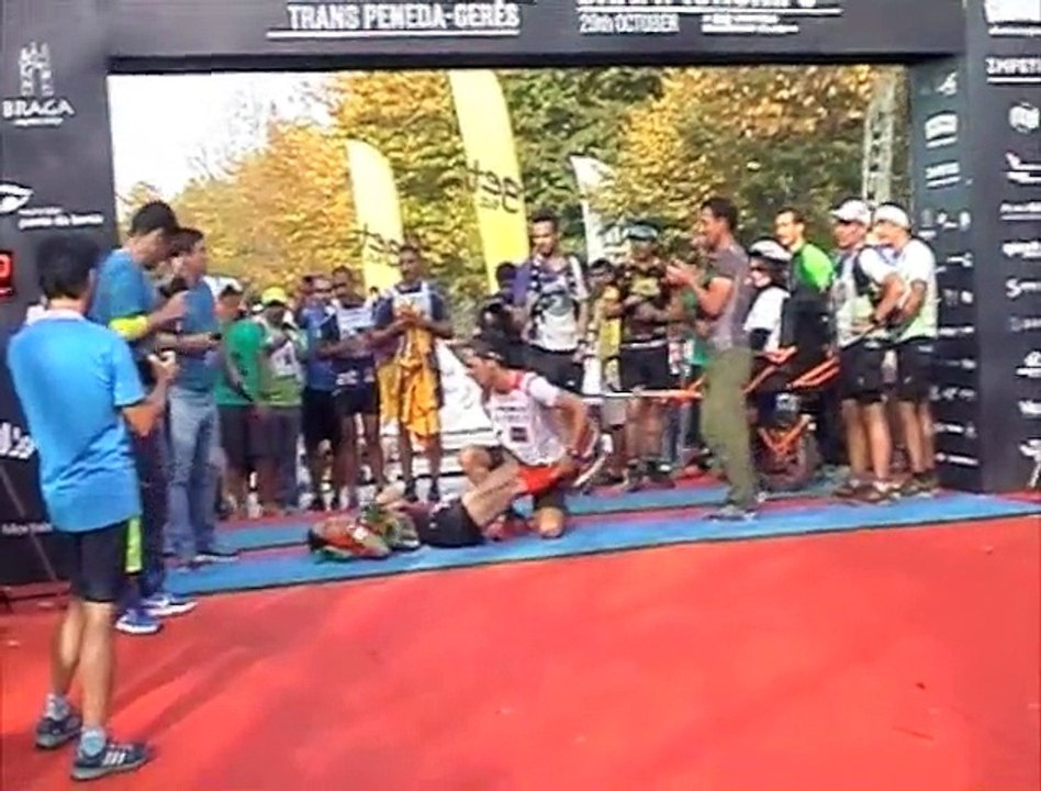 não é futebol, nem foi a primeira mas por tão grande entrega ao país e à seleção Nacional também merecia um louvor...digo eu! Parabéns